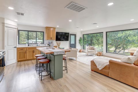 Family Fun! Lake Eufaula Home with Wraparound Deck House in Eufaula