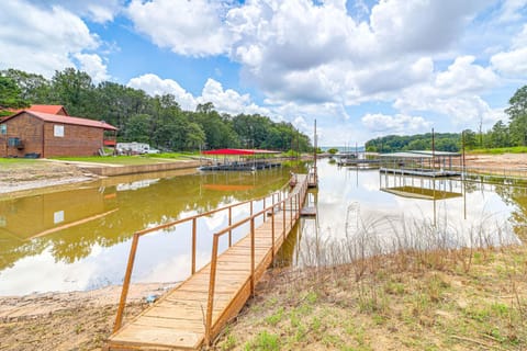 Family Fun! Lake Eufaula Home with Wraparound Deck House in Eufaula