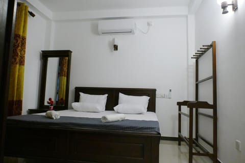 Bed, Bedroom, towels, air conditioner