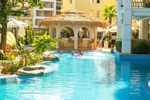 Restaurant/places to eat, Lounge or bar, Swimming pool, Swimming pool, sunbed