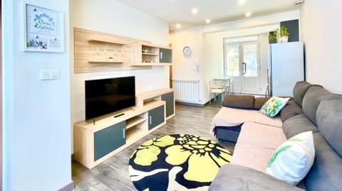 Communal lounge/ TV room, TV and multimedia, Living room