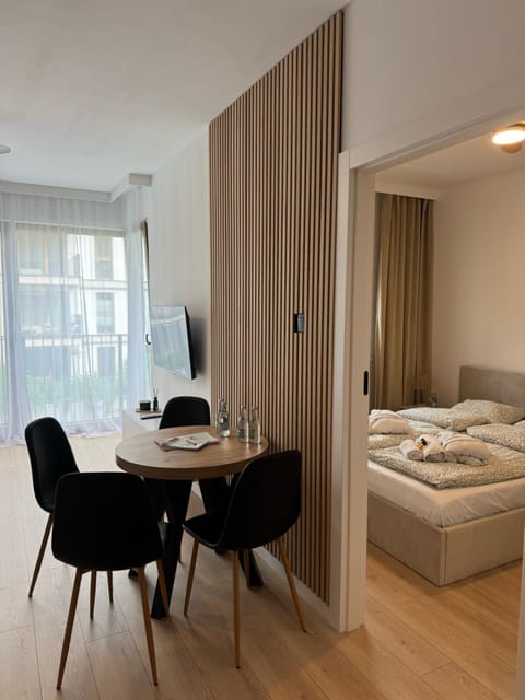 TV and multimedia, Living room, Photo of the whole room, Bedroom