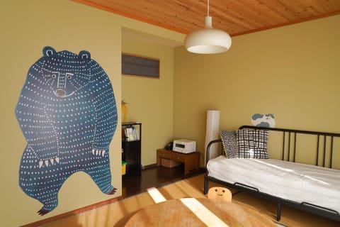 Bed, Living room, Photo of the whole room