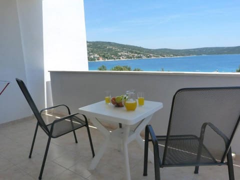 Balcony/Terrace, children, Family