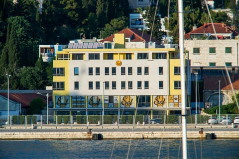 Property building, Location