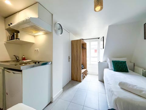 Studio 04 - Paris Faubourg Bail Mobilité Apartment in Paris