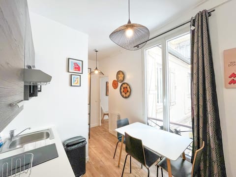 Appartement 06 - Paris Faubourg Bail Mobilité Apartment in Paris