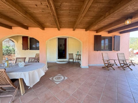 Patio, Day, View (from property/room), Dining area