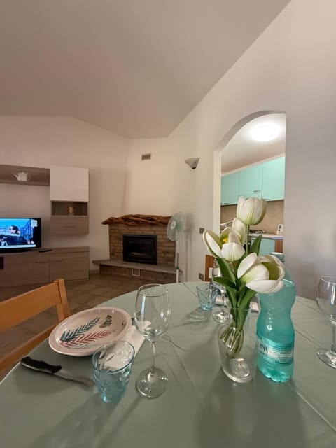 TV and multimedia, Kitchen or kitchenette, Living room, Dining area