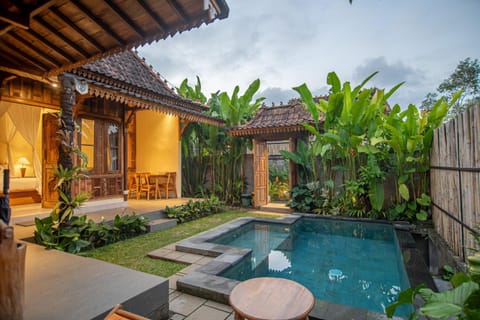 Property building, Swimming pool