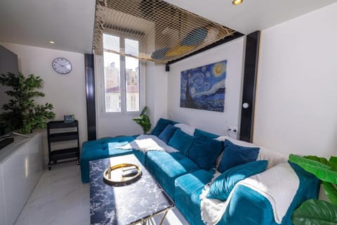 TV and multimedia, Living room, Seating area