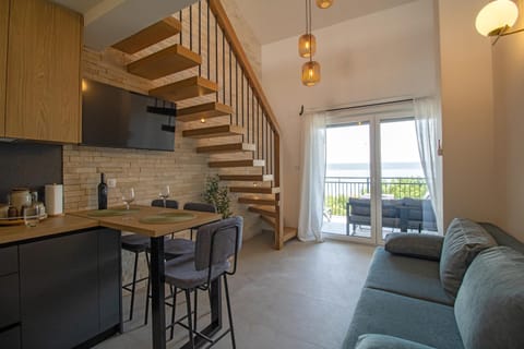 Kitchen or kitchenette, Living room