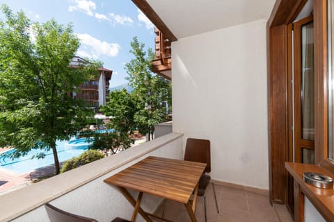 View (from property/room), Balcony/Terrace, Pool view