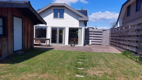 Garden, Balcony/Terrace