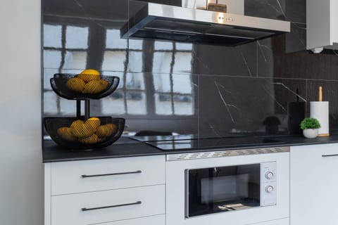 Kitchen or kitchenette, Living room