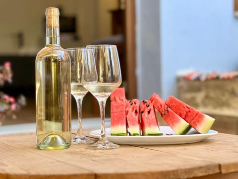 Balcony/Terrace, Food and drinks