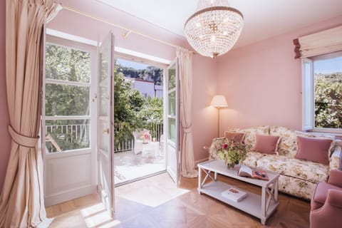 View (from property/room), Balcony/Terrace, Garden view