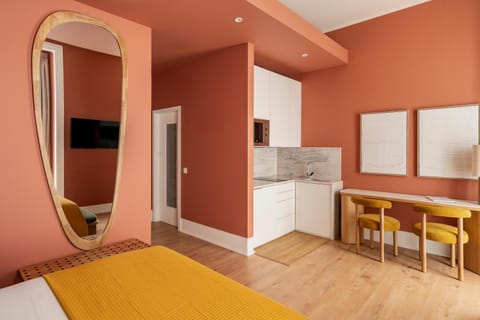 Photo of the whole room, Dining area, kitchen