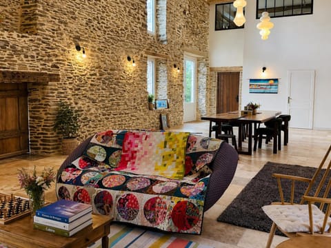 Seating area, Dining area