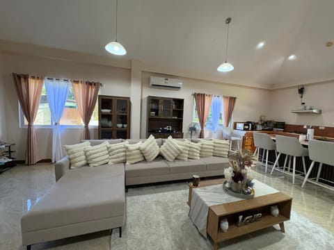 Living room, Seating area, Dining area