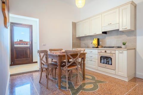 Property building, Kitchen or kitchenette, Living room