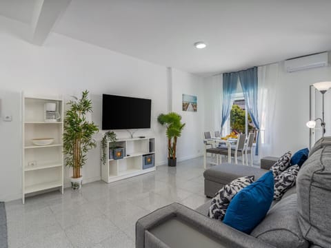 TV and multimedia, Living room, Seating area