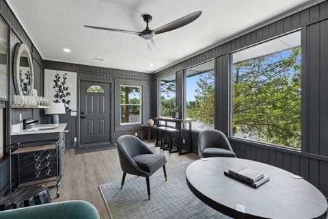 5BR Home Patio, Kitchen, Laundry Sleeps 14 #LW House in Warr Acres