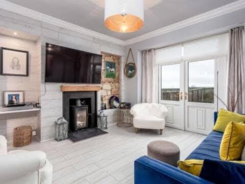 Sea view Villa Holiday and Corporate Let Accommodation Apartment in England