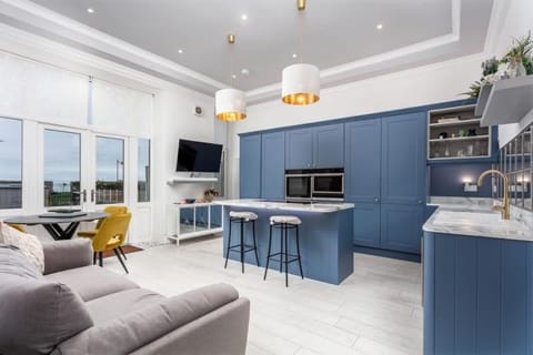 Sea view Villa Holiday and Corporate Let Accommodation Apartment in England