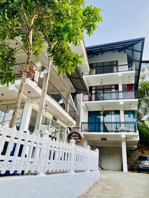 Property building, Patio, Balcony/Terrace
