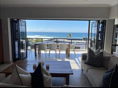 Natural landscape, Balcony/Terrace, Living room, Seating area, Sea view