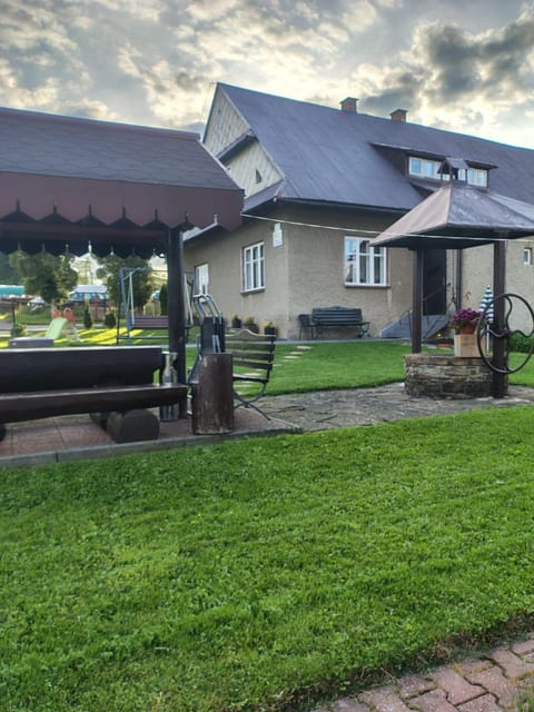Property building, Spring, Day, Natural landscape, Garden, Garden view