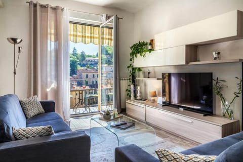 Communal lounge/ TV room, TV and multimedia, Living room, Seating area