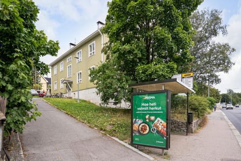 Property building, Spring, Neighbourhood, Natural landscape, Street view
