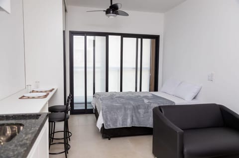 Bed, Living room, Photo of the whole room, Seating area, Dining area, Bedroom