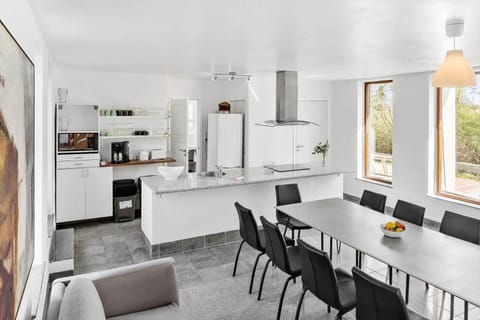 8106-Mern-kindvig-enge-Kaersangervej-6 House in Stege