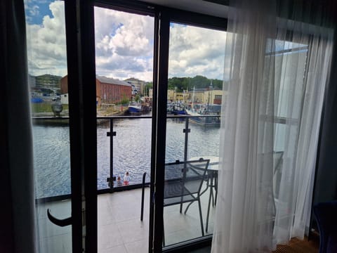 Day, View (from property/room), Balcony/Terrace, River view