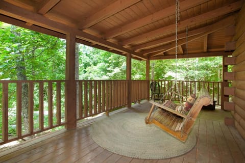 Jeremiahs Lodge Pet Friendly Grill Fireplace MORE House in Pigeon Forge