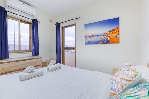 St James the Traditional 4-Bed Townhouse in Sliema House in Sliema