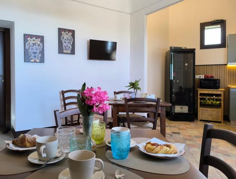 Communal lounge/ TV room, Kitchen or kitchenette, Continental breakfast