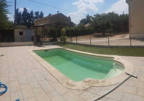 1er etage d'une maison Apartment in Sorgues