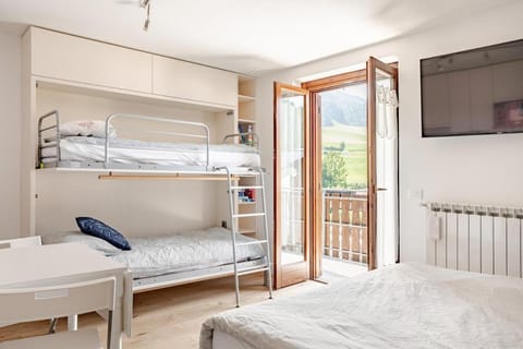 Ski Piste & Terrace Studio - Central with Parking Apartment in Tarvisio