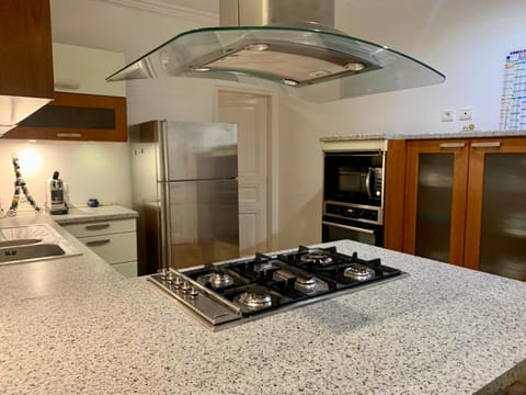 La glam house House in Saint-Denis, France