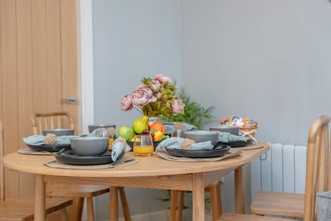 Food and drinks, Dining area