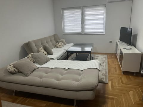 TV and multimedia, Seating area