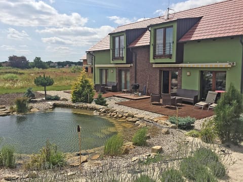 Property building, Day, Garden, Garden view, Lake view, Pool view, Swimming pool