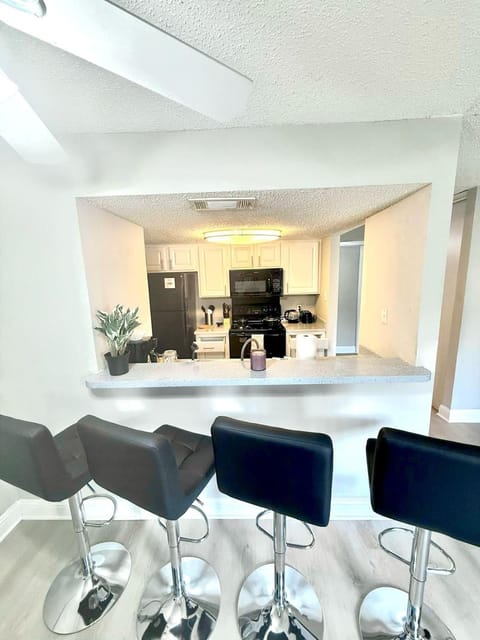 Cozy retreat 1Br 1Ba near hospital and tollway Apartment in Addison