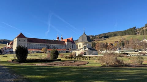 Nearby landmark, Natural landscape, Landmark view