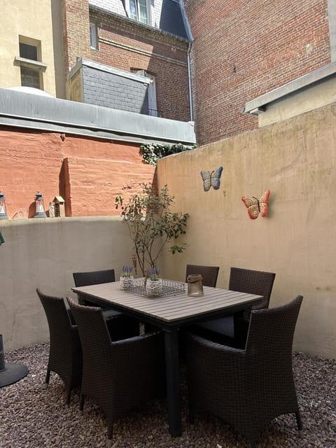 Rez de chaussée avec cour privée Apartment in Deauville