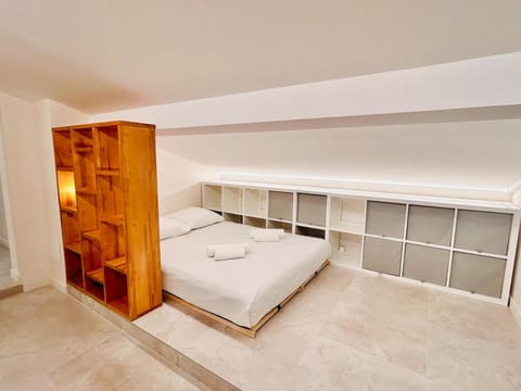 Bed, Photo of the whole room, Bedroom, wardrobe